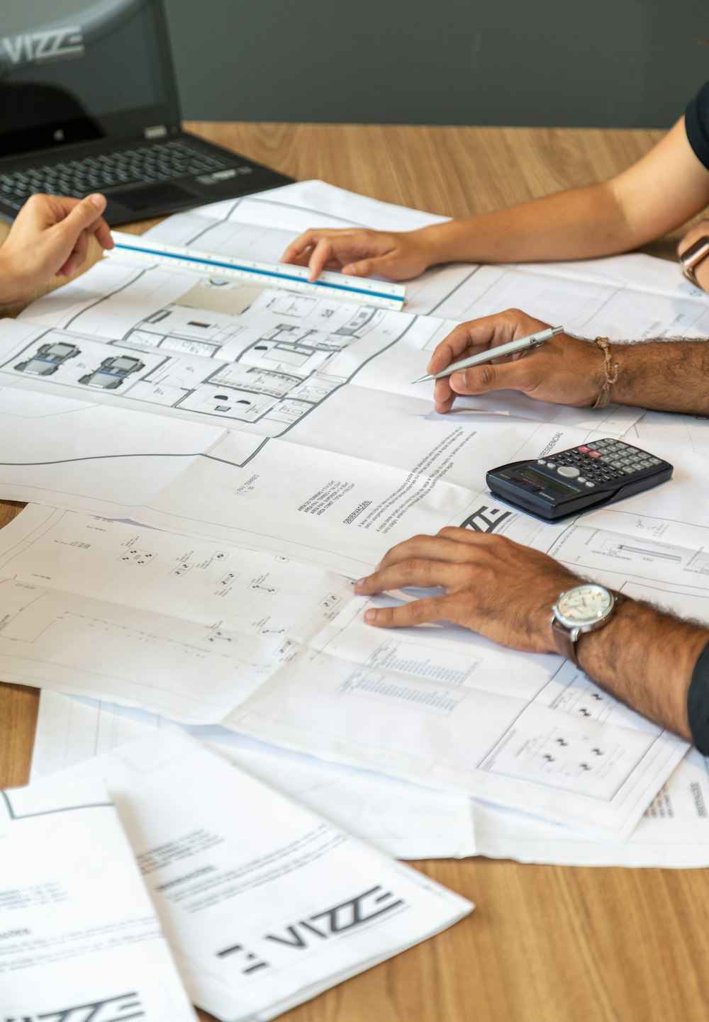 Konsultasi gambar kerja dan rencana anggaran proyek